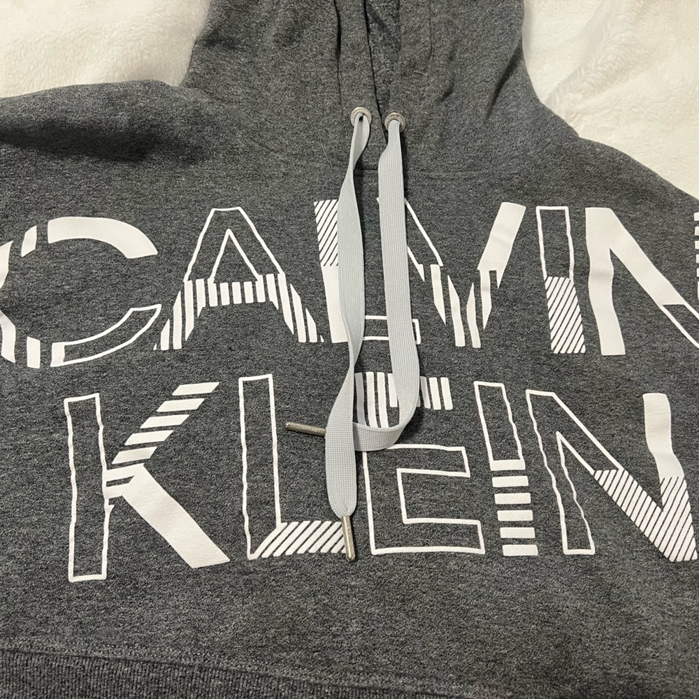 Calvin Klein Performance Cropped gray color and white letters, good condition